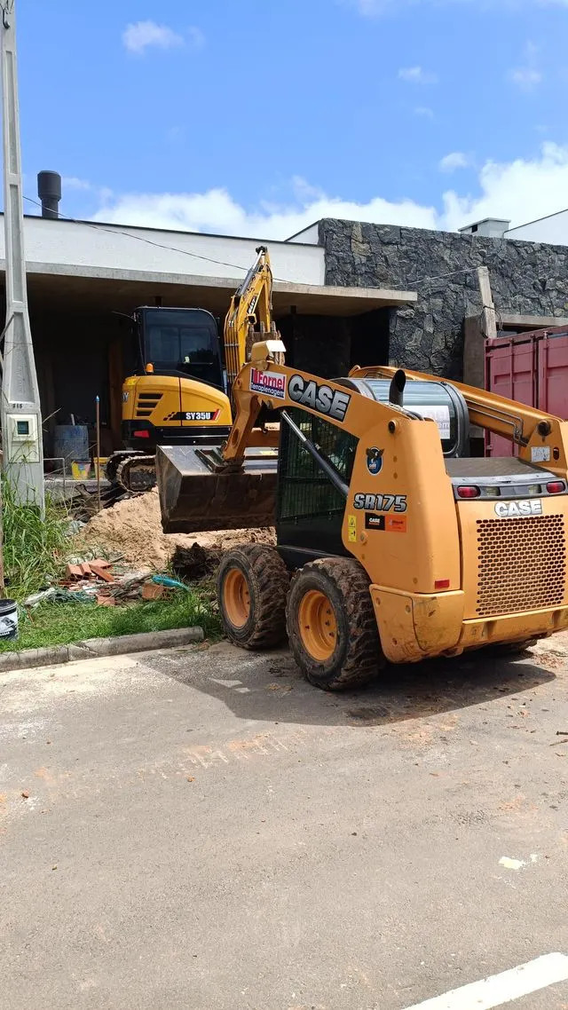 Minicarregadeira CASE SR175